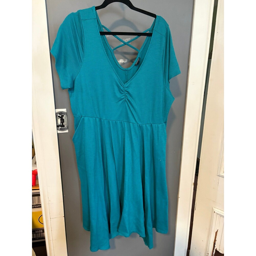 Torrid size 3 turquoise blue midi short sleeved dress